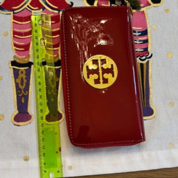 Tory Burch Miller Red Patent Leather Zip Around Continental Wallet Clutch - Picture 6 of 7